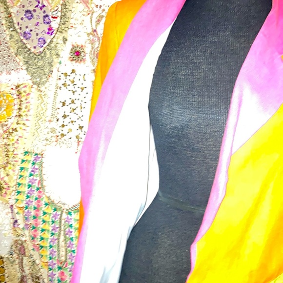 100% Lining Shell 100% Polyester Lining 1 button closure 2 large pockets - Picture 2 of 3